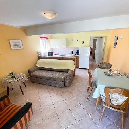 Apartmani Leonarda Jadranovo Esterno foto