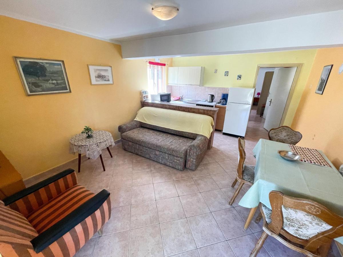 Apartmani Leonarda Jadranovo Esterno foto